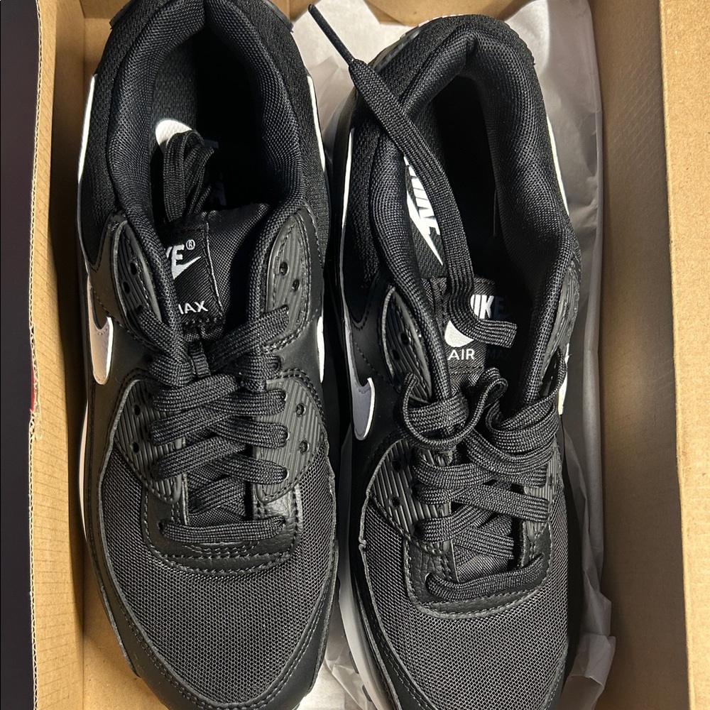 Nike Air Max Men's Black and White Sneakers